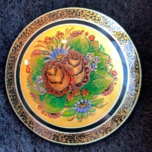 Vintage Signed Marked Round Hand-painted Black Gold Floral Russian Brooch Pin - Picture 1 of 4